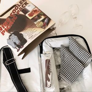 NWT Wine Cooler Picnic Pack 🍷